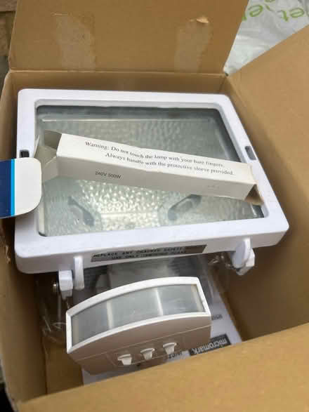 Photo of free Security light (AL3 near Waitrose) #3