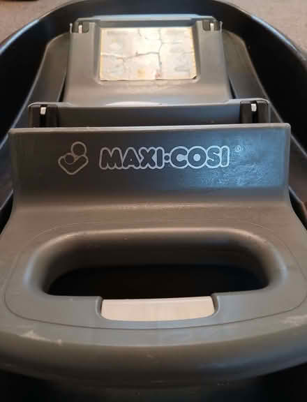Photo of free Isofix Base Maxi-Cosi Family Fix (Tyseley B11) #3