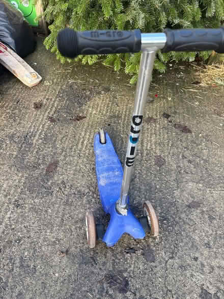 Photo of free Scooter to go (Leeds LS8) #1