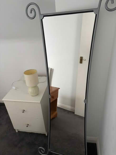 Photo of free Full length standing mirror (Stockwell SW4) #1
