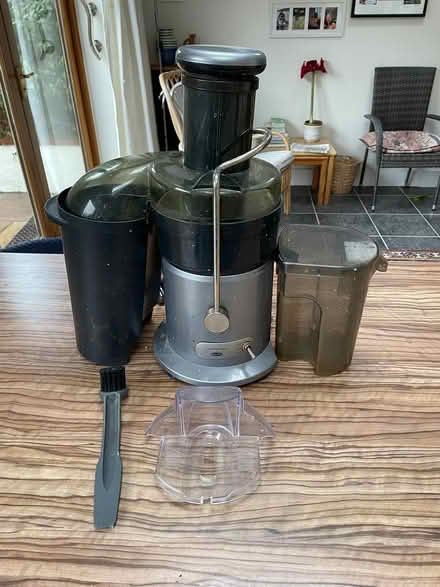 Photo of free Breville juicer (old but working) (Wandsworth SW12 8) #1
