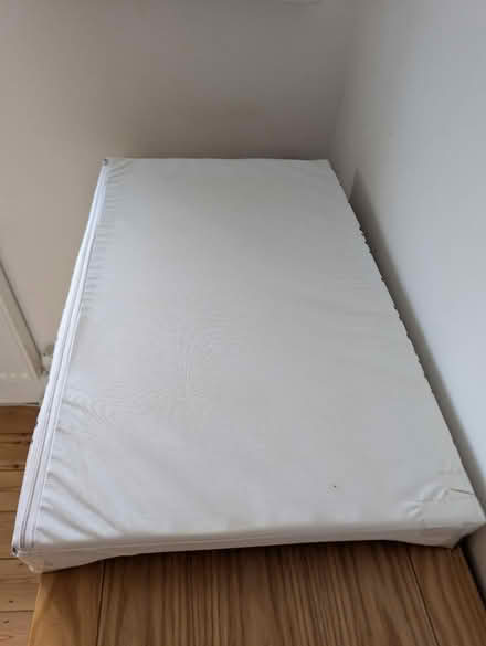 Photo of free Mama shack baby changing mat (Oxford OX3) #4