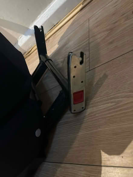 Photo of free Car seat (Brentford) #2