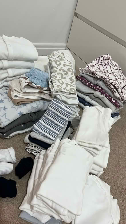 Photo of free (0-3)m old baby clothes (Carntyne G32) #2