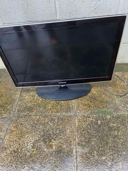 Photo of free samsung monitor (Garthmyl SY15) #1