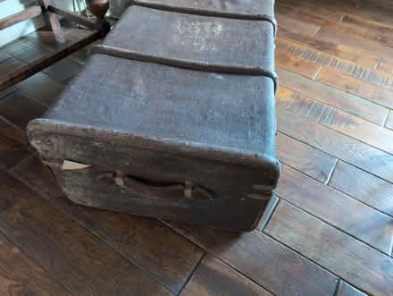 Photo of free Vintage suitcase (GU15) #3