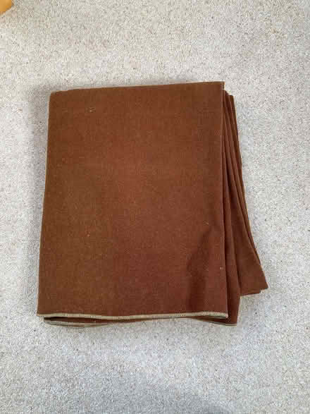 Photo of free Brown blanket (TW9 (Kew)) #1