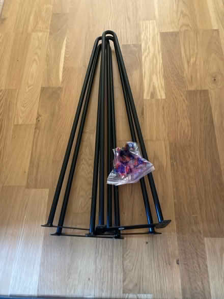 Photo of free Desk top, legs and fixings (Sydenham se26) #2