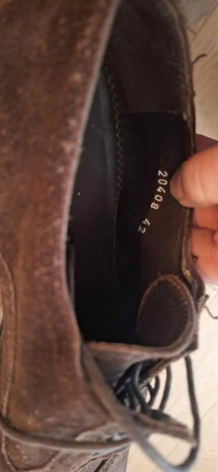 Photo of free 42 pertini shoe (TW8) #2