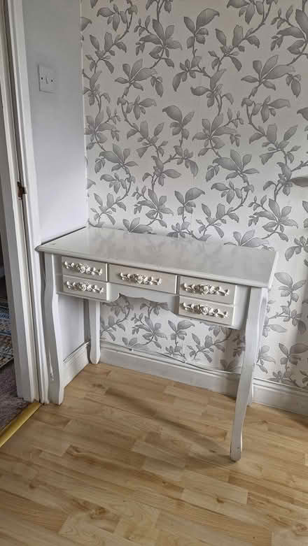 Photo of free White dressing table (Ramsey PE26) #1