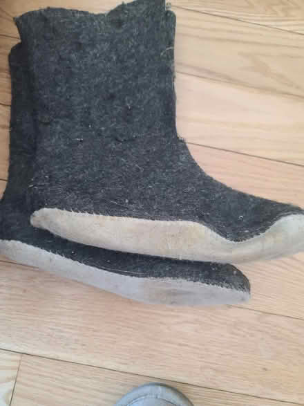 Photo of free Boots with inserts size 7 (Mississauga Ontario Canada) #2