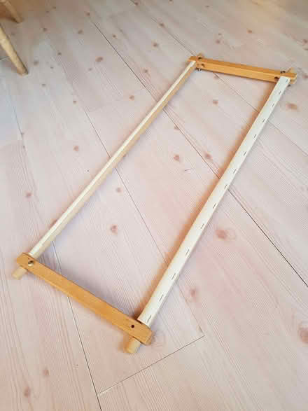 Photo of free Rotating Tapestry frame (Carleton FY6) #1