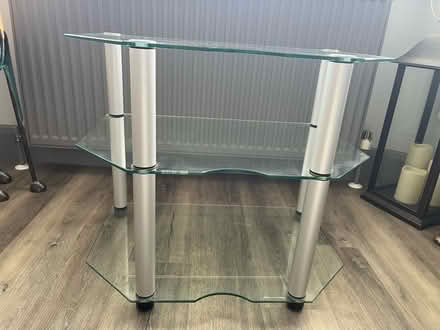 Photo of free Glass Stand (Ashgate S40) #2