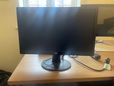 Photo of free Acer computer screen (Droylsden M11) #1