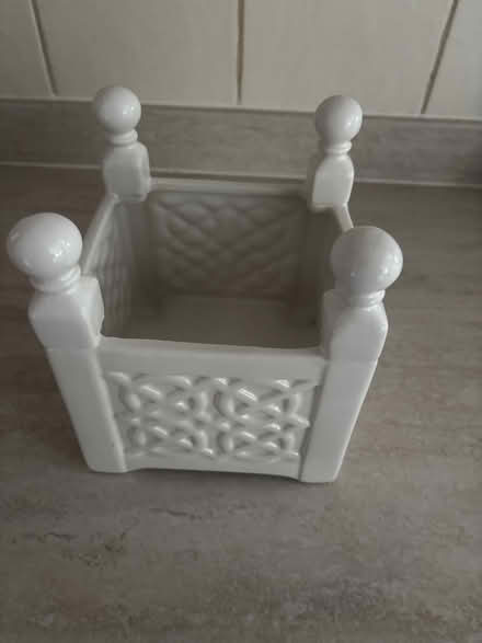 Photo of free Plant pot - white (Shirley B90) #1