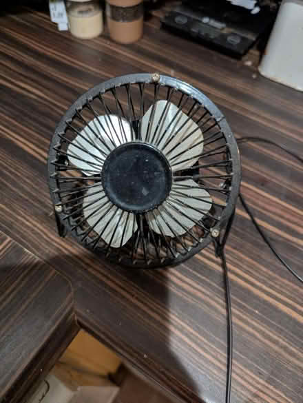 Photo of free USB desk fan (Loughborough LE11) #1