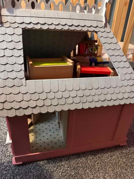Photo of free Dolls house (New England) #3
