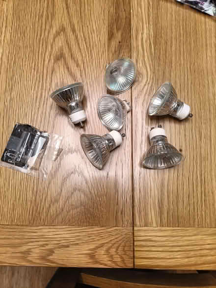 Photo of free lightbulbs (Gleneagles area, Wboro NN8) #1
