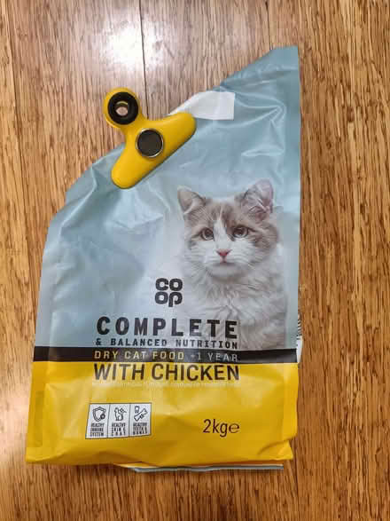 Photo of free cat biscuits (Gleneagles area, Wboro NN8) #1