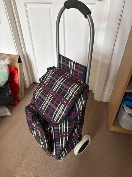 Photo of free Small shopping trolley (croydon) #1