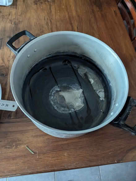 Photo of free large lidded pot for hob (but possibly not for food) (Berkhamsted HP4) #3