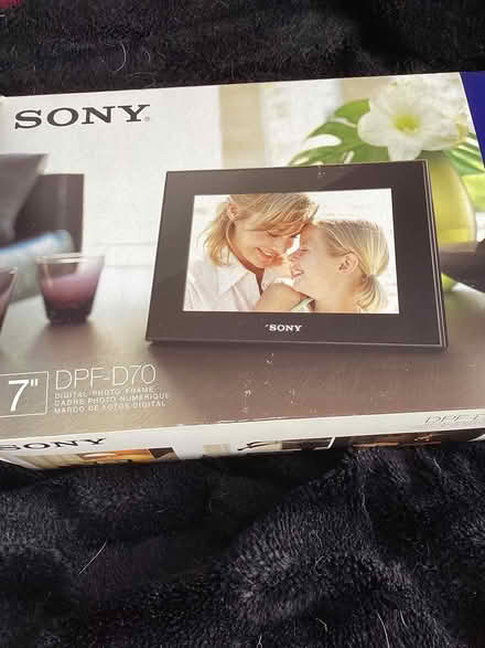 Photo of free 7” electronic photo frame (Llantwit Major CF61) #1