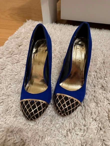 Photo of free Blue heels (size 8.5) (Adams Point) #2