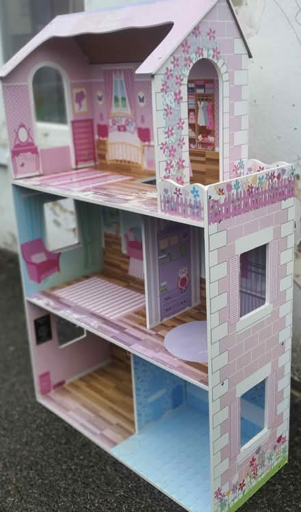 Photo of free Barbie house (vintage) (Margate CT9) #2