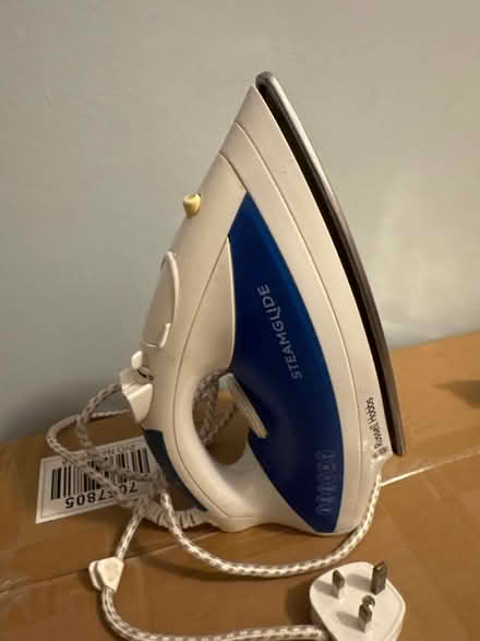 Photo of free Steam iron (BR1) #1