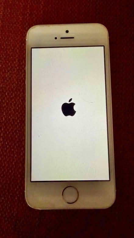 Photo of free iphone 5s 32gb no sim boxed reset (Welling DA16) #2