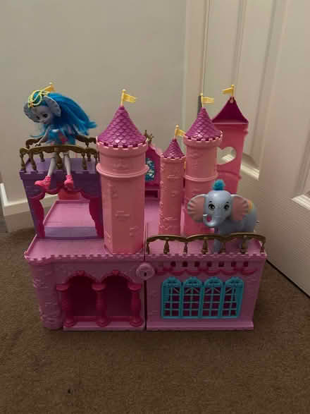 Photo of free Pink princess castle toy girls kids (Elm Park RM12) #1