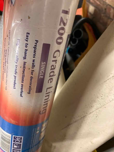 Photo of free X6 rolls of wall lining for decorat (N13 Palmers Green) #3