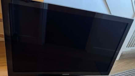 Photo of free Samsung 40" TV, not HD/smart (Scawby DN20) #1