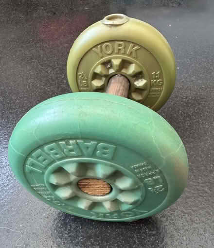 Photo of free 2 hand weights (2 x 1.1kg/2.5lbs) (Becontree RM8) #3