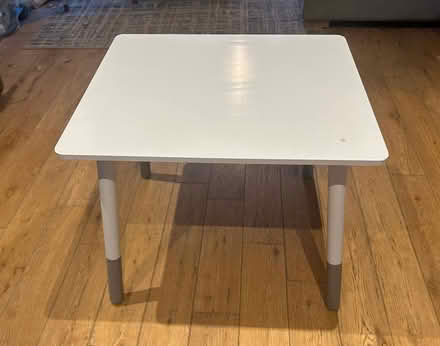 Photo of free Child’s table and 2 chairs (Yarnton OX5) #4