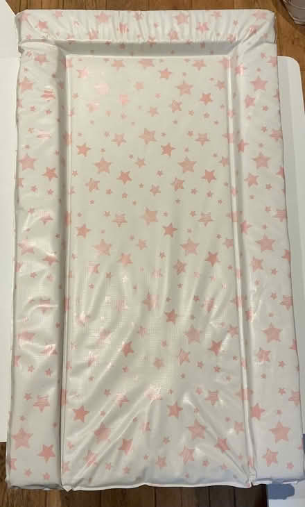 Photo of free Changing mat (Yarnton OX5) #1
