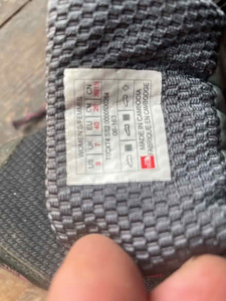 Photo of free Women’s walking shoes size 7 (Fairfield LA1) #3