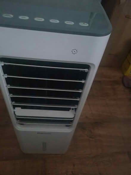 Photo of free Air con unit (Mitcham CR4) #3