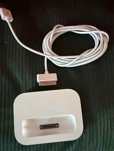 Photo of free Apple 160GB iPod Classic Silver with stand lead & power bank (Welling DA16) #4