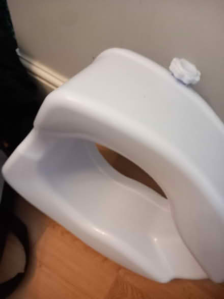 Photo of free Raised toilet seat 6 inch (Portsmouth) #1