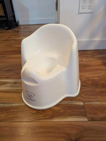 Photo of free Babybjorn Potty (146th & Amsterdam Ave) #3