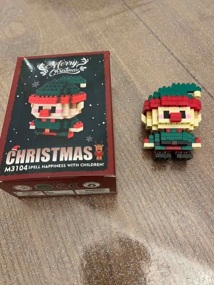 Photo of free Mini brick Christmas builds - elf + tree (Lower Morden SM4) #1