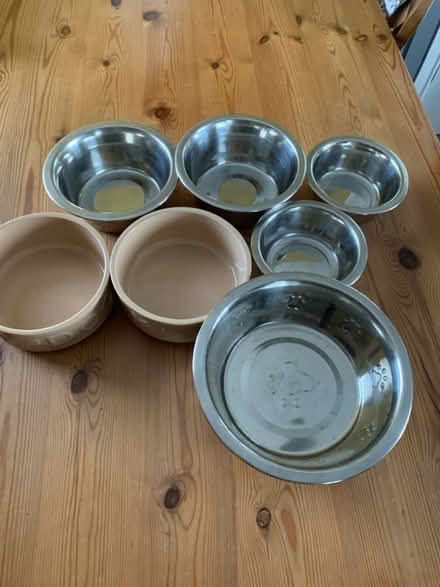 Photo of free Dog bowls & bath mats (Oxenholme LA9) #2