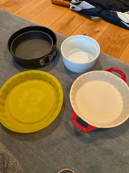 Photo of free Staub quiche dish and tins (TW9) #1