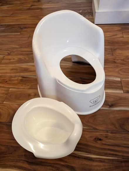 Photo of free Babybjorn Potty (146th & Amsterdam Ave) #2