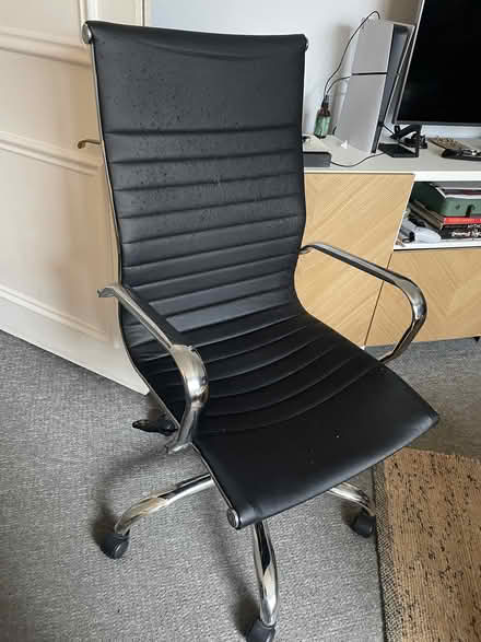 Photo of free office chair (Hammersmith and Fulham) #1