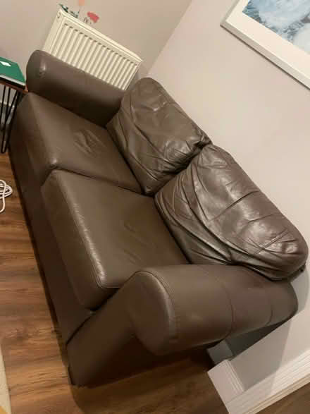 Photo of free Leather sofa (Old Coulsdon) #1