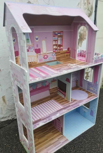 Photo of free Barbie house (vintage) (Margate CT9) #1