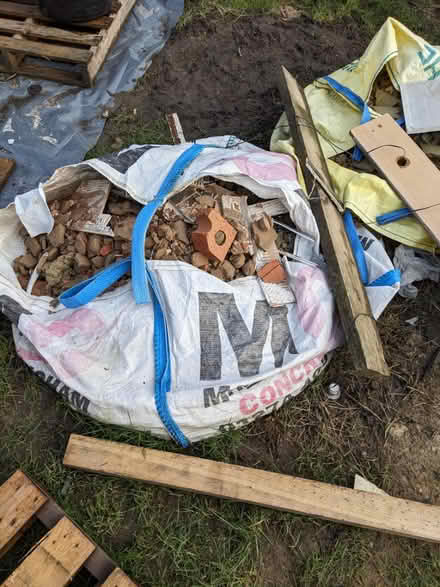 Photo of free 4 dumpy bulk bags rubble (Tingley, Leeds/wakey WF3) #2