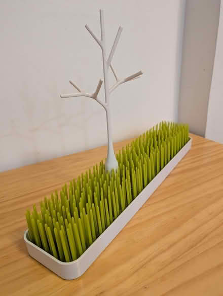 Photo of free Baby Bottle 'Grass' Dryer (146th & Amsterdam Ave) #3